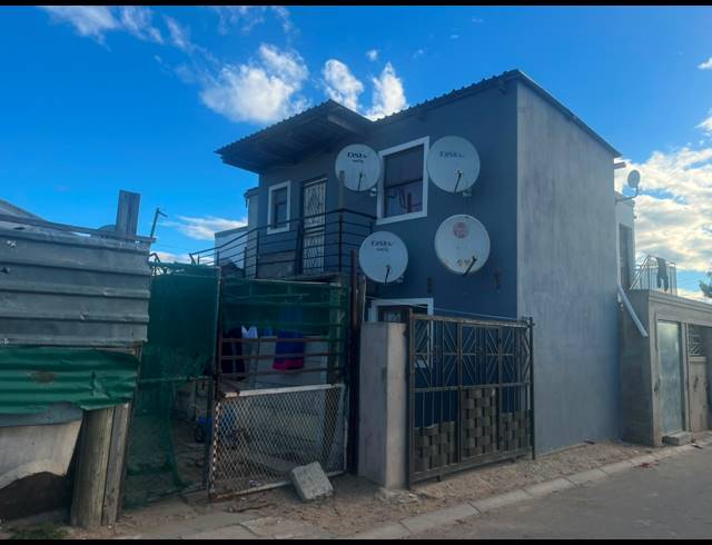 2 BEDROOM FREEHOLD FOR SALE IN WALLACEDENE